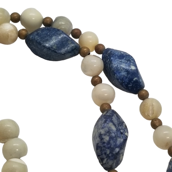 VINTAGE MOTHER OF PEARL BEAD & SODALITE STONE STATEMENT NECKLACE - Picture 6 of 7